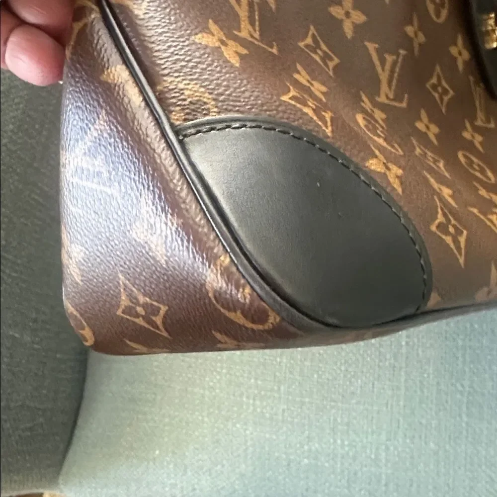 Louis Vuitton Monogram Odeon MM in Black